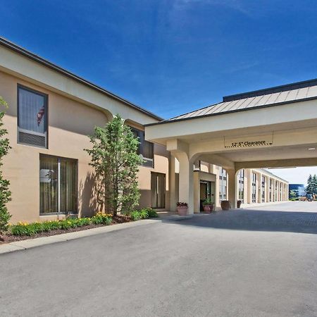 Hotel Baymont By Wyndham Southfield/Detroit Extérieur photo