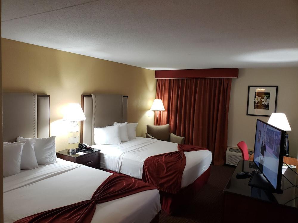 Hotel Baymont By Wyndham Southfield/Detroit Extérieur photo
