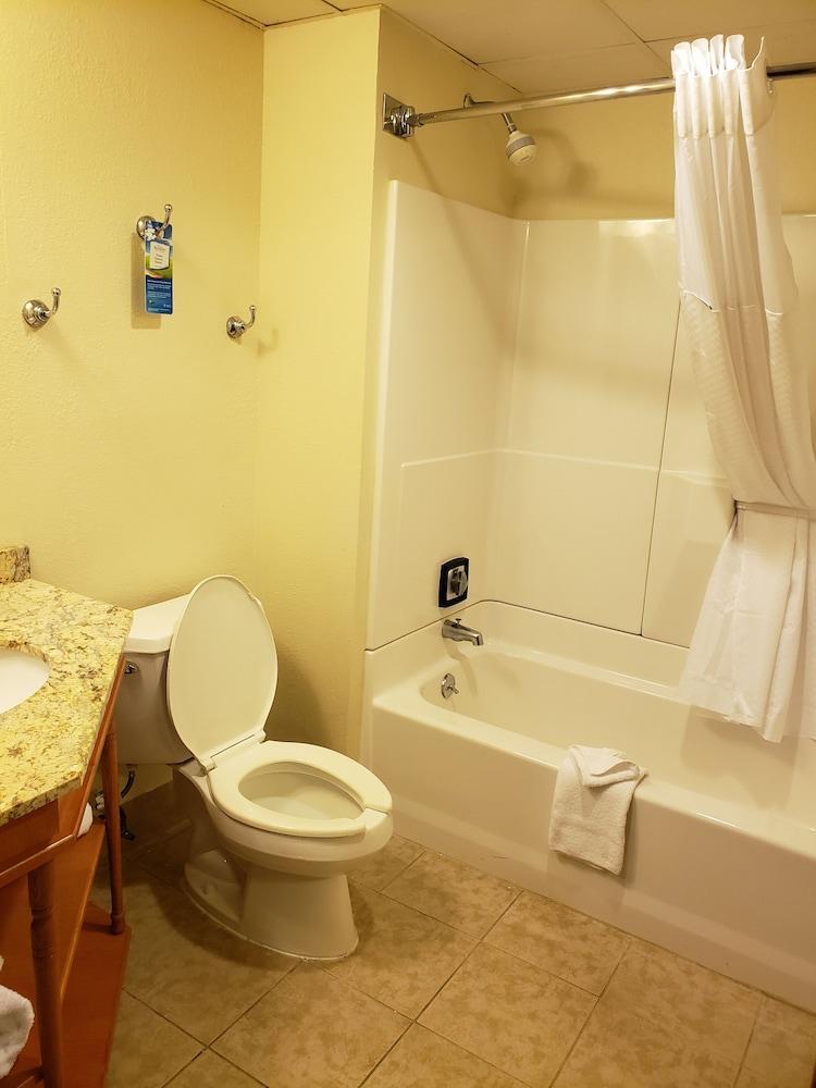 Hotel Baymont By Wyndham Southfield/Detroit Extérieur photo