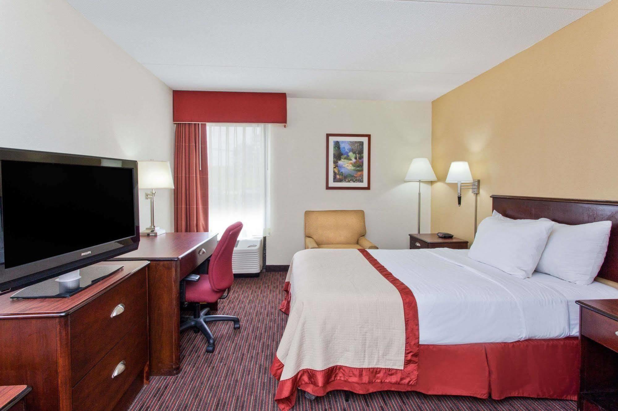 Hotel Baymont By Wyndham Southfield/Detroit Extérieur photo